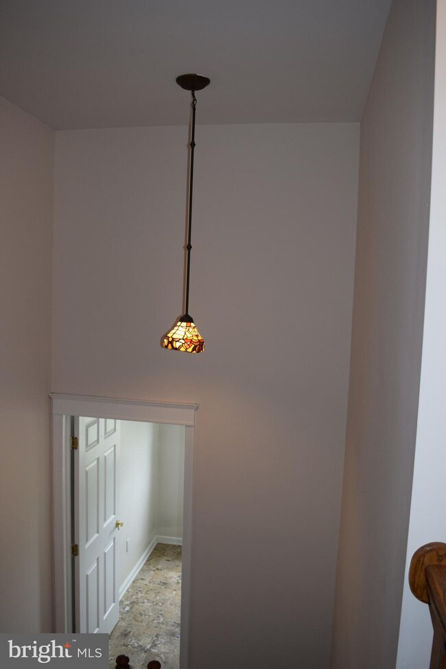 640 Knightsbridge Dr, Hagerstown, MD 21740 - photo 5