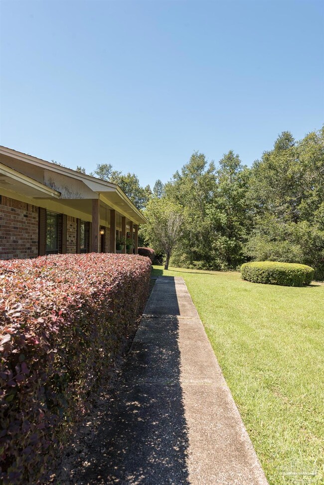 2517 Corral Dr, Cantonment, FL 32533 - photo 4