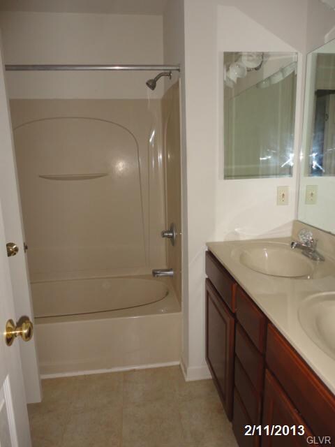 7110 Pioneer Dr unit 6BL, Macungie, PA 18062 - photo 4