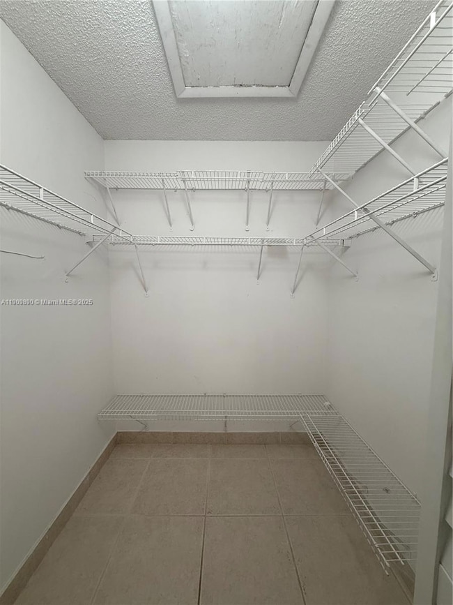 6430 W 25th Ln, Hialeah, FL 33016 - photo 6