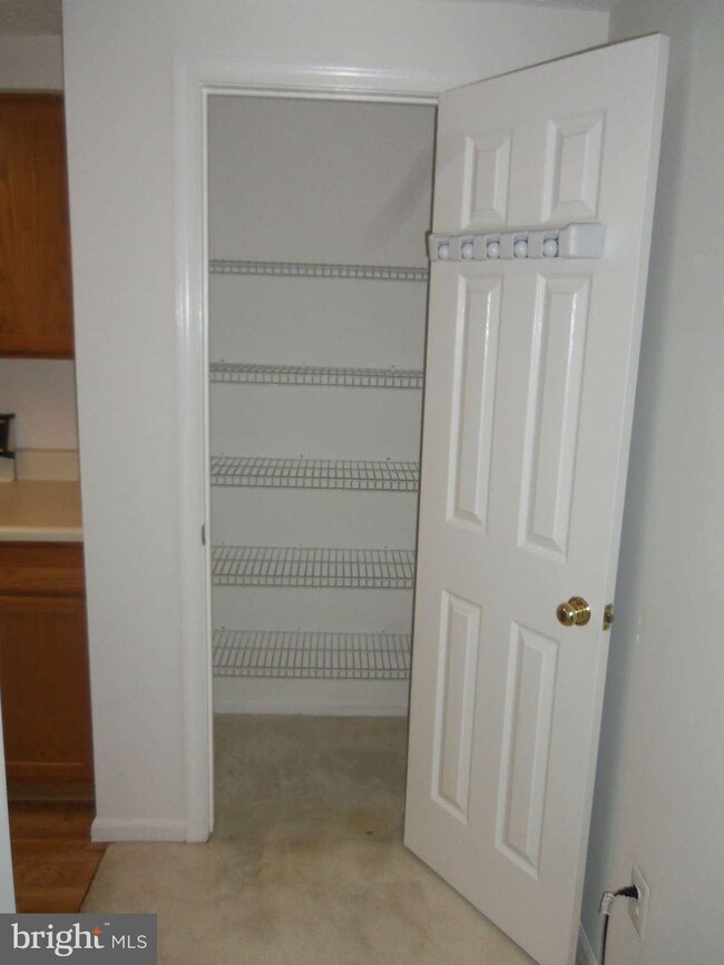 3570 Sherbrooke Cir unit 7-103, Woodbridge, VA 22192 - photo 6