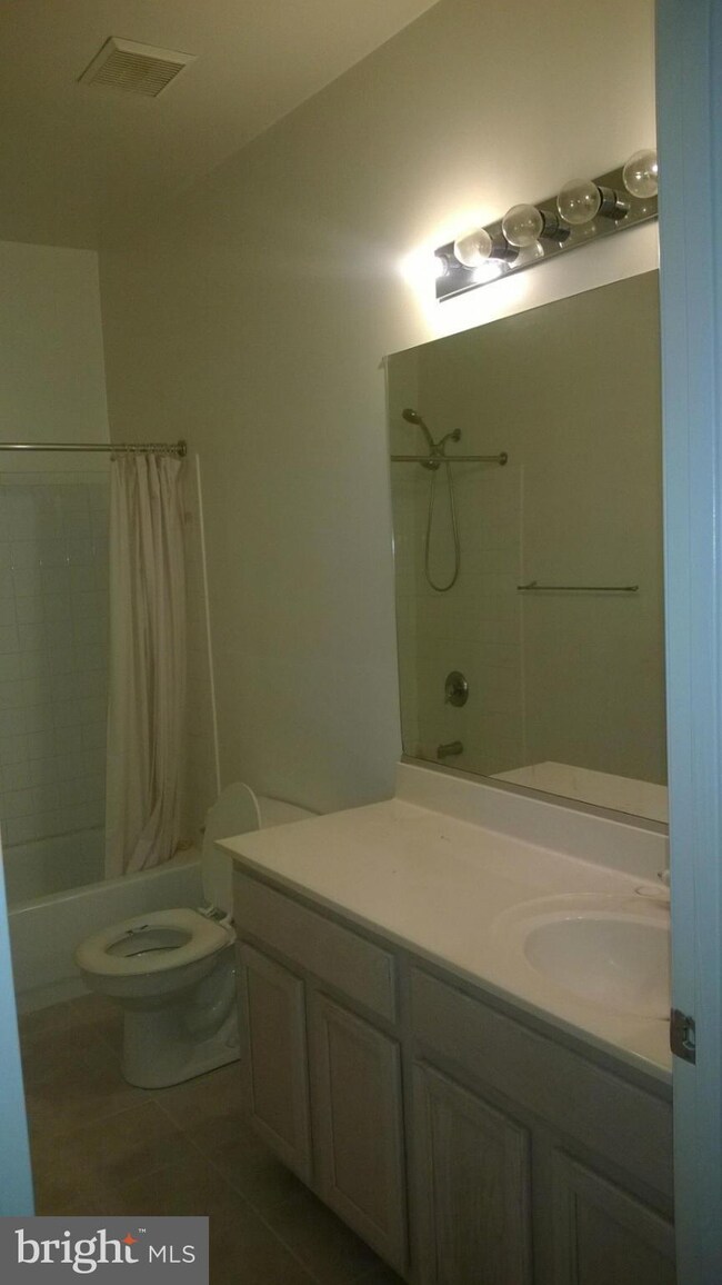 7113 Sandown Cir unit 202, Windsor Mill, MD 21244 - photo 5