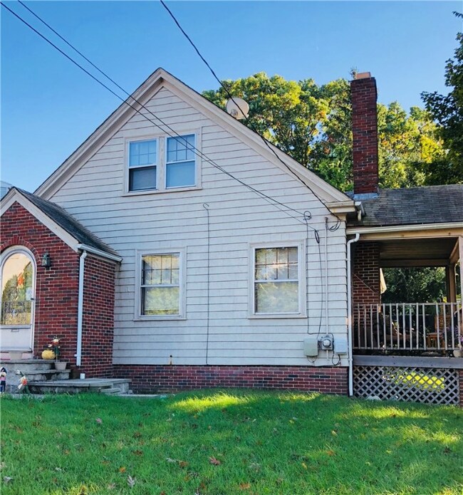 340 Eaton St, Providence, RI 02908 - photo 2