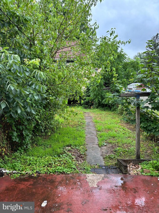 717 W Broad St, Quakertown, PA 18951 - photo 5