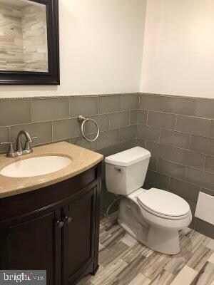 2824 Popkins Ln, Alexandria, VA 22306 - photo 4