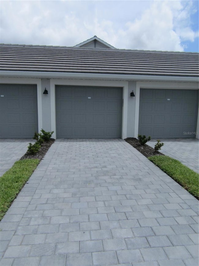 1 car garage