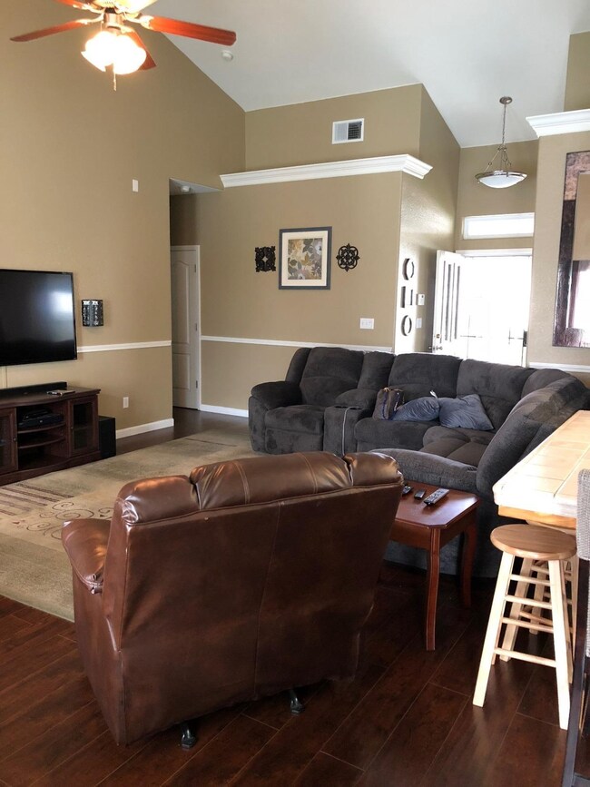 107 S Filbert Ave, Fresno, CA 93727 - photo 5