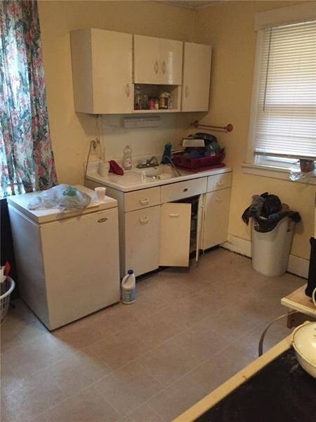 2ND FLOOR KITCHEN