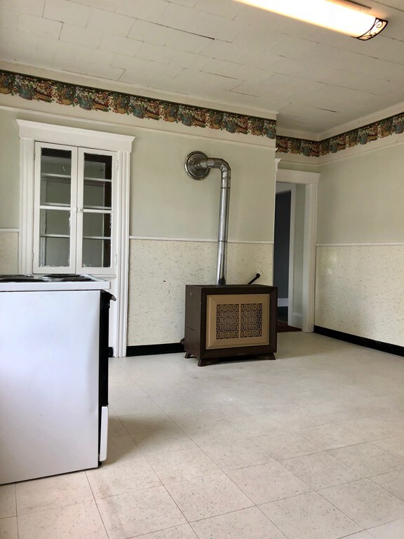 32 Douglas St unit 2, Worcester, MA 01603 - photo 6