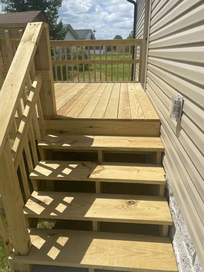 305 W Coffee St, Manchester, TN 37355 - photo 5