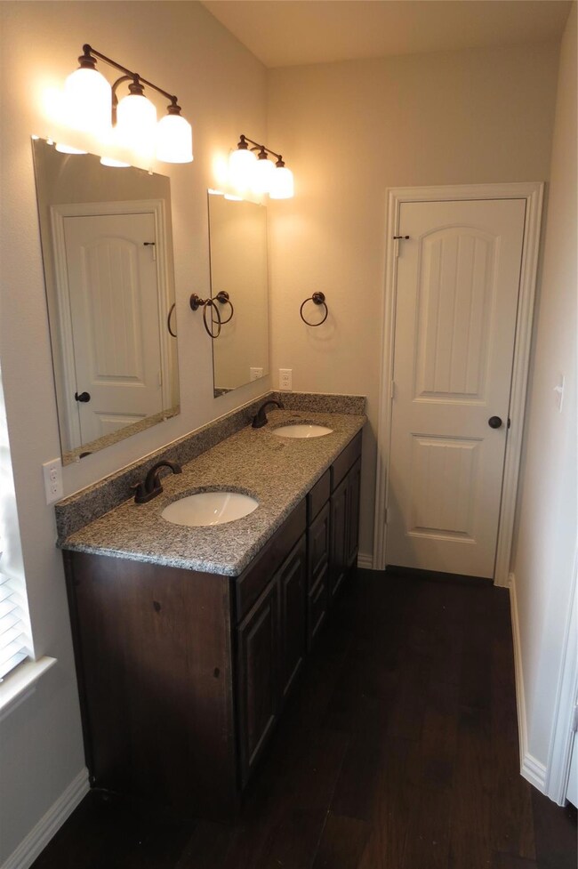 4604 Woodlawn Rd, Sherman, TX 75090 - photo 6