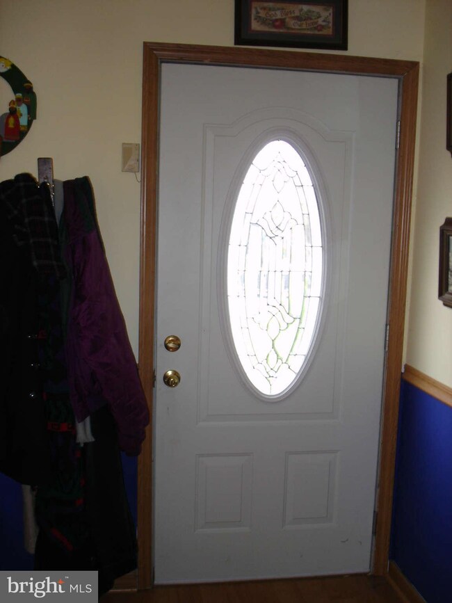 8704 Eddington Rd, Parkville, MD 21234 - photo 5