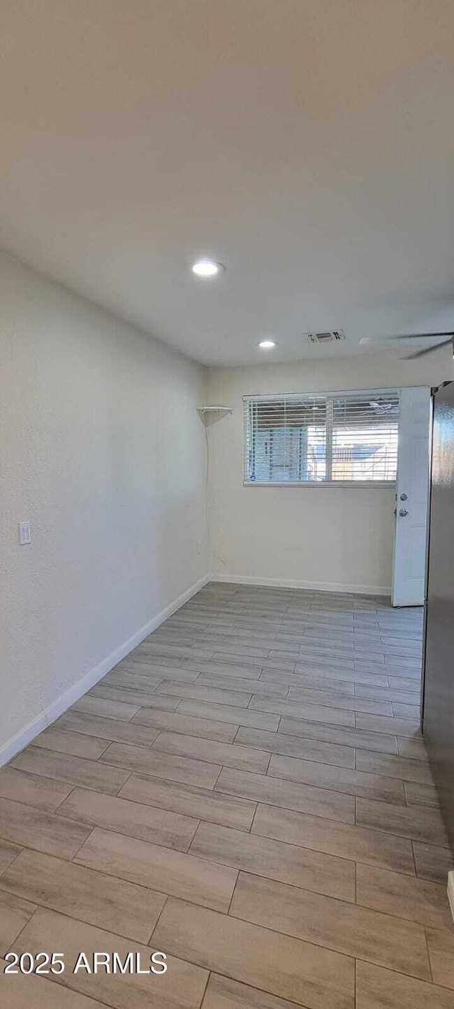 6717 N 53rd Ave, Glendale, AZ 85301 - photo 5