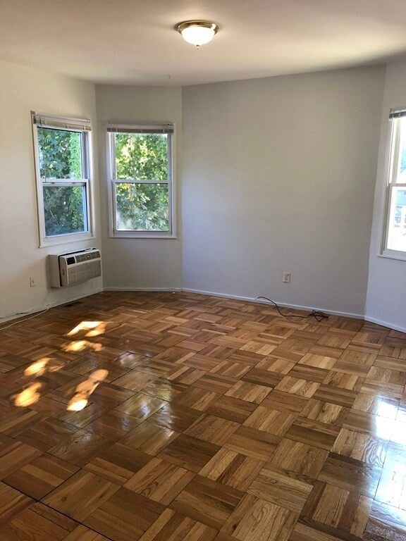 275 Walden St unit 3 R, Cambridge, MA 02138 - photo 2