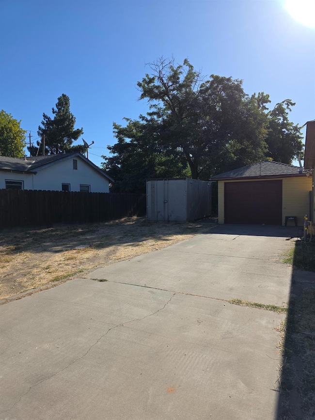 1512 Swalls Ln, Modesto, CA 95358 - photo 5