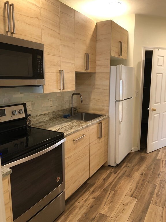 10 Williams St unit C2, Salem, MA 01970 - photo 2