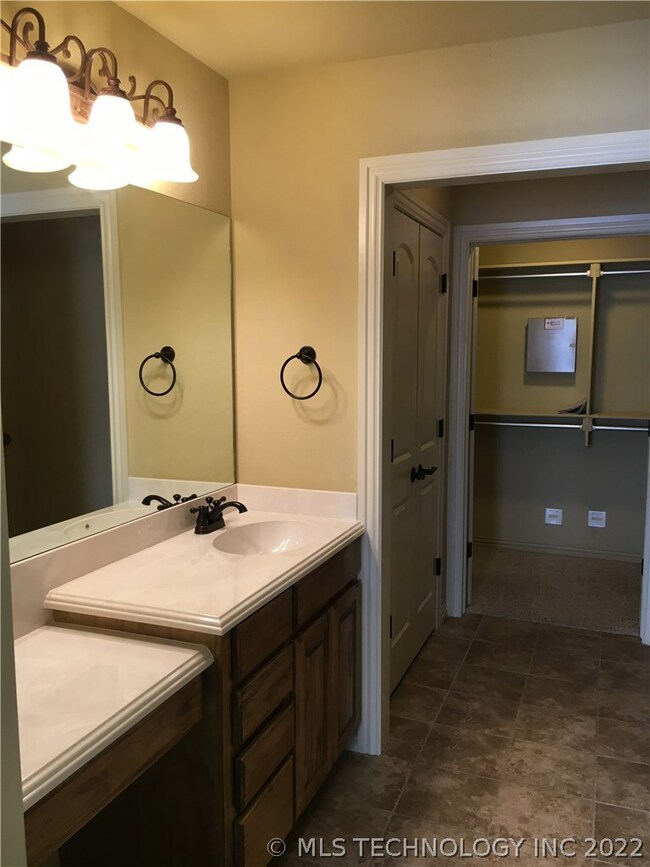 unlisted-address, Broken Arrow, OK 74012 - photo 5