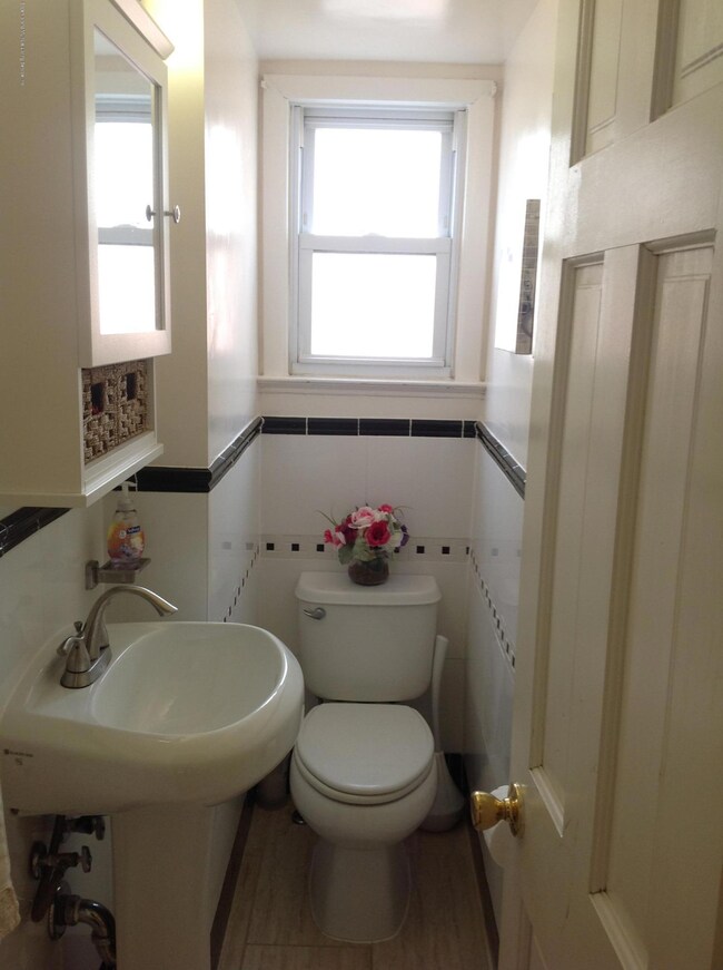 17 Zoe St, Staten Island, NY 10305 - photo 6