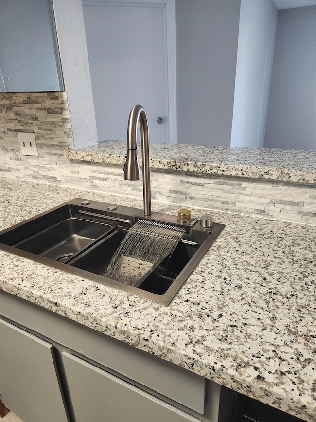 2818 S Bartell Dr unit 35, Houston, TX 77054 - photo 7