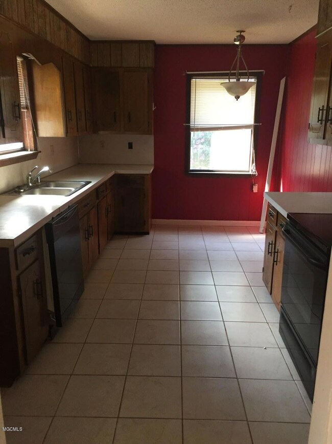 184 Rob Hunter Rd, Lucedale, MS 39452 - photo 2