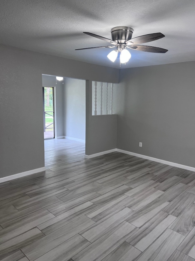 503 Park Ln unit 1, Cleveland, TX 77327 - photo 3