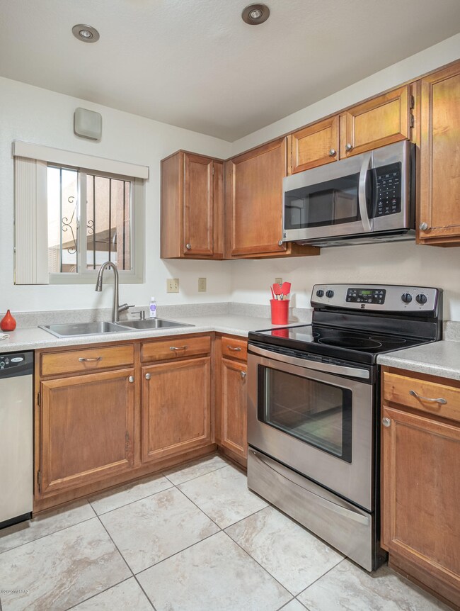 3969 N Roger Ln, Tucson, AZ 85719 - photo 7