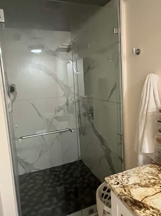 8565 Hiridge St, Houston, TX 77055 - photo 7