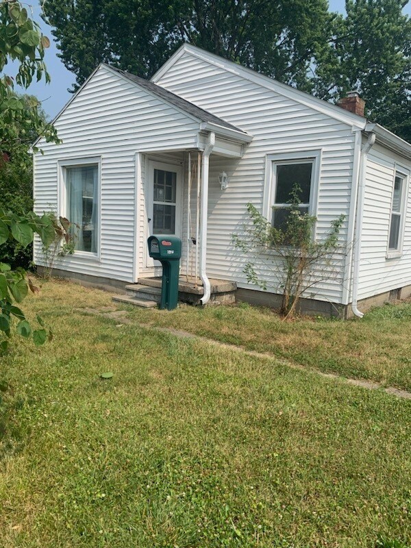 2914 17th St, Columbus, IN 47201 - photo 2