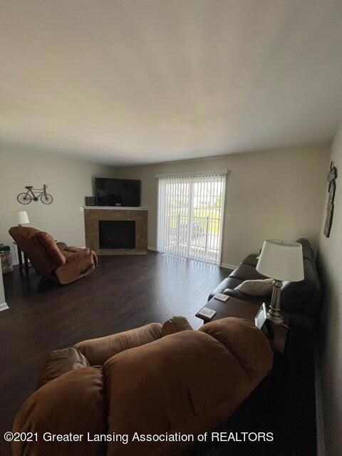 6 Living Room