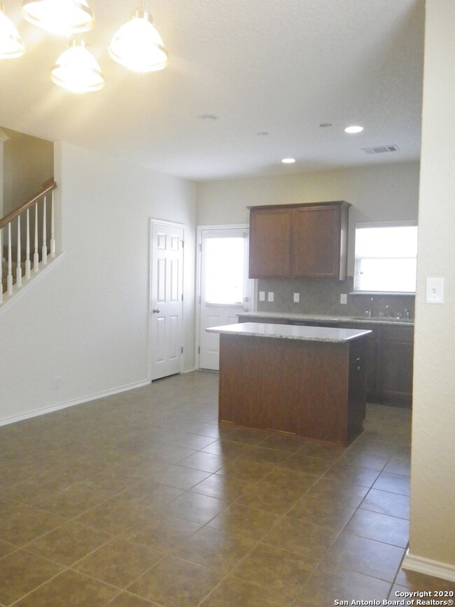 9519 Gold Stage Rd, San Antonio, TX 78254 - photo 6