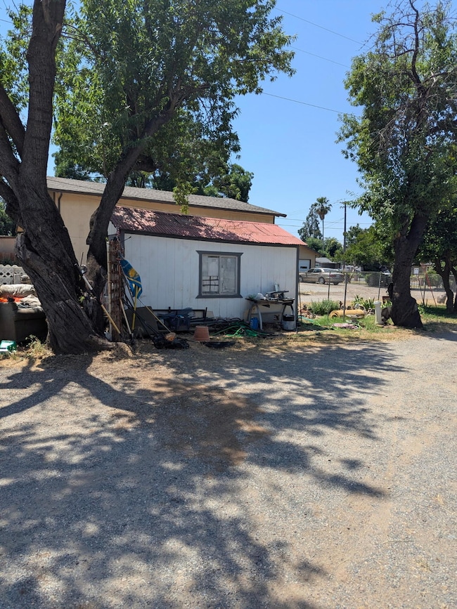 shed1