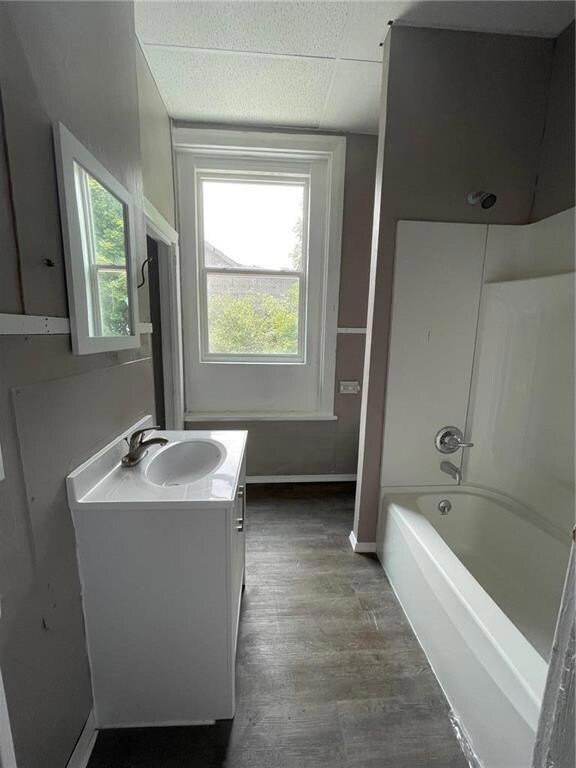 402 Pine St unit 2nd floor right, Tamaqua, PA 18252 - photo 3