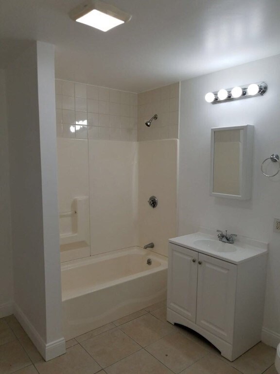 174 Ferry St unit 1f, Everett, MA 02149 - photo 5