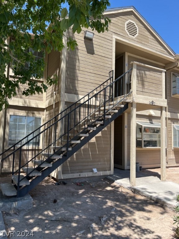 2697 Aarondavid Dr unit C, Las Vegas, NV 89121 - photo 2