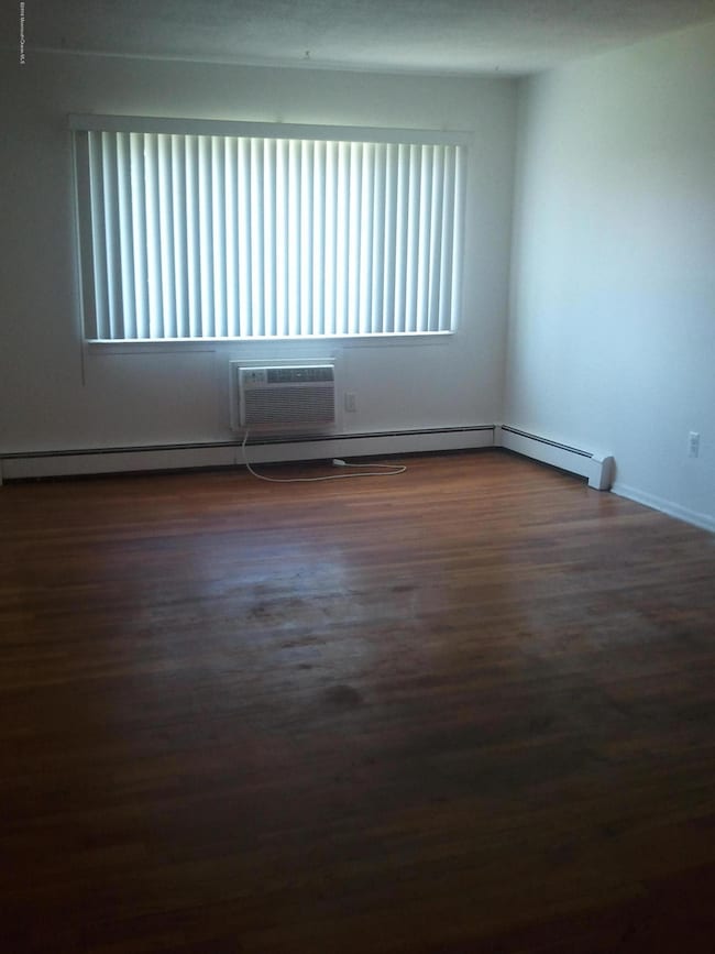 12B Juniper Ln, Eatontown, NJ 07724 - photo 2