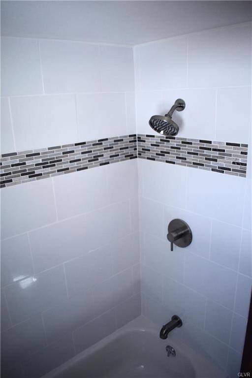 5782 Acorn Dr, Emmaus, PA 18049 - photo 5