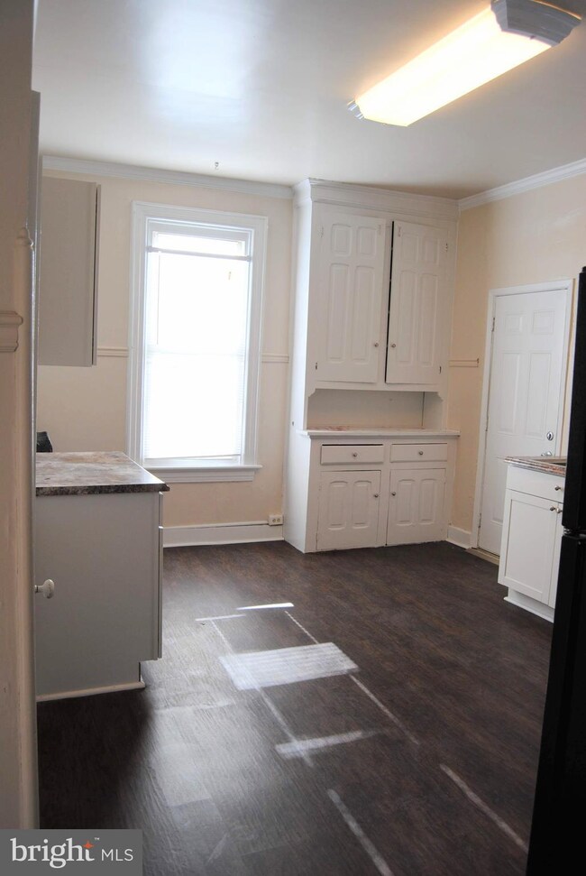 143 E Antietam St unit 4, Hagerstown, MD 21740 - photo 3