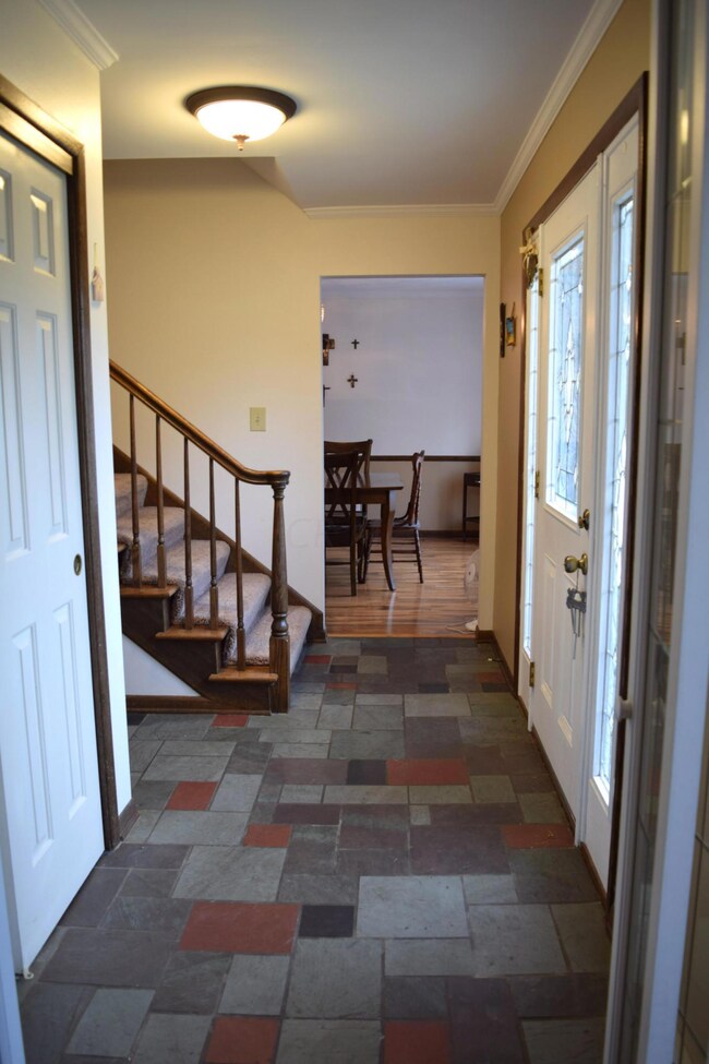 5445 Heathmoor St, Columbus, OH 43235 - photo 3