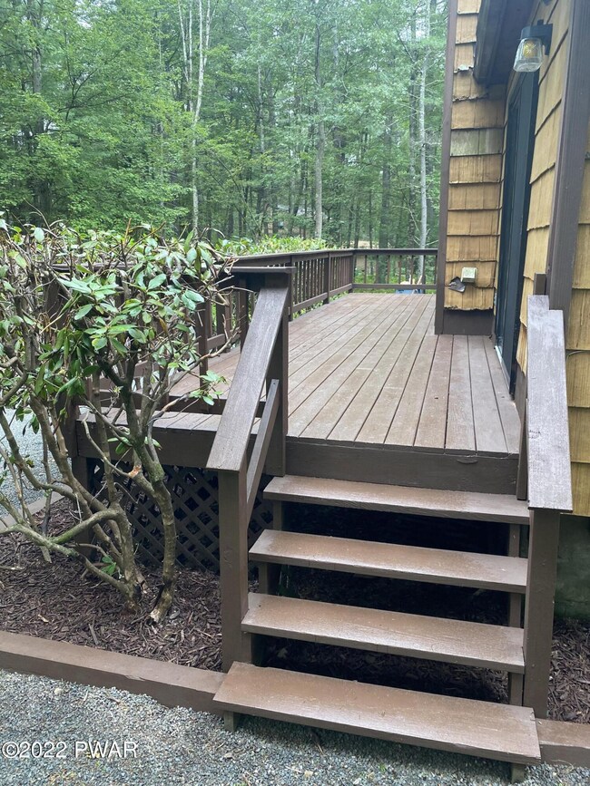 295 Fawn Lake Dr, Hawley, PA 18428 - photo 7