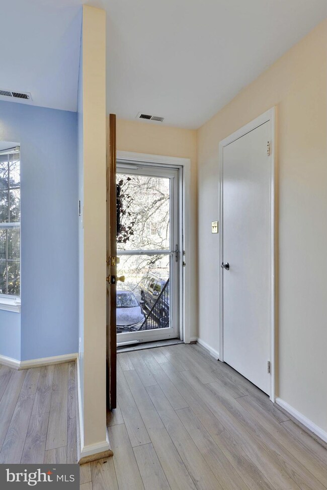 4131 Pleasant Meadow Ct unit 92-E, Chantilly, VA 20151 - photo 4