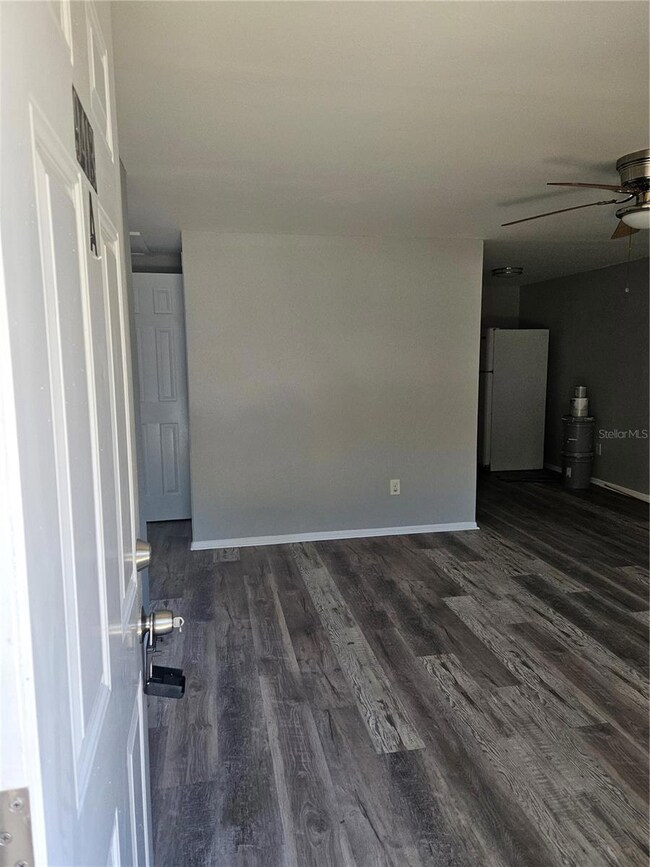 9413 Grandfield Rd unit A, Thonotosassa, FL 33592 - photo 4