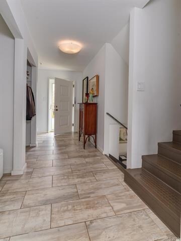 Main Level | Entry Corridor