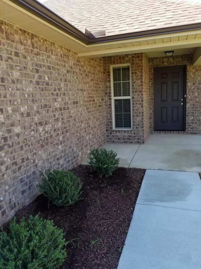 COVERED FRONT PORCH