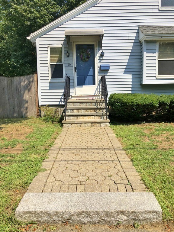 19 Endicott Rd, Stoneham, MA 02180 - photo 2