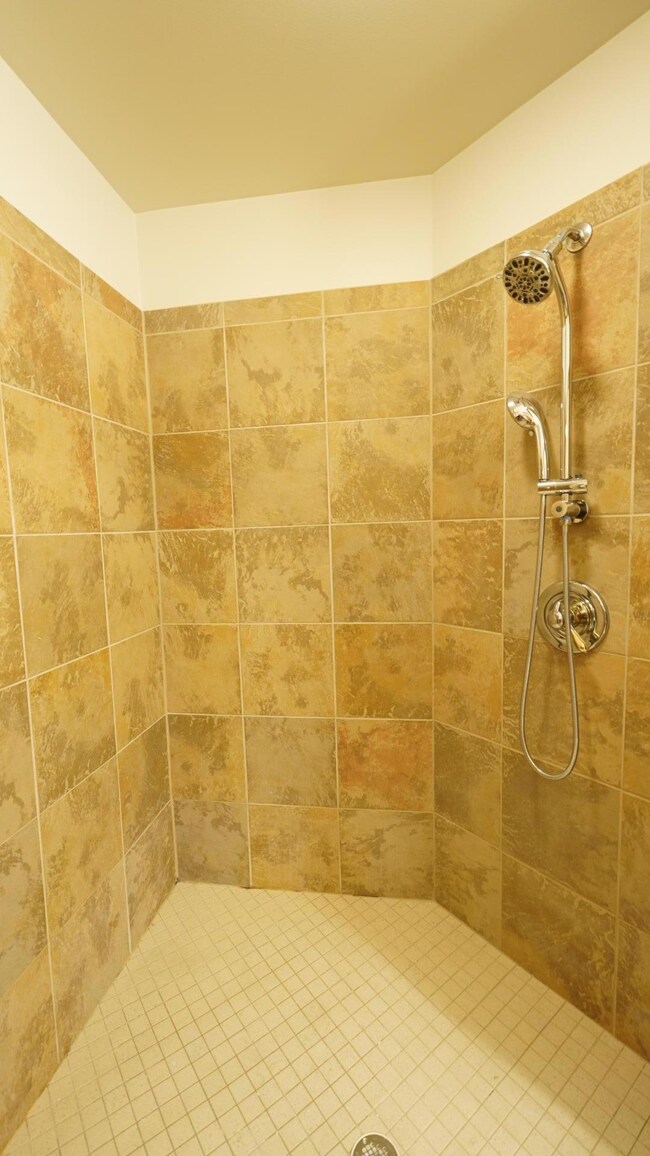 5250 Grandview Square unit 2212, Edina, MN 55436 - photo 5