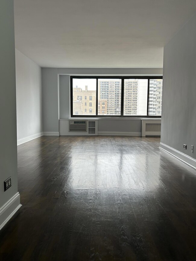 The Olmsted unit 16U, New York, NY 10025 - photo 2