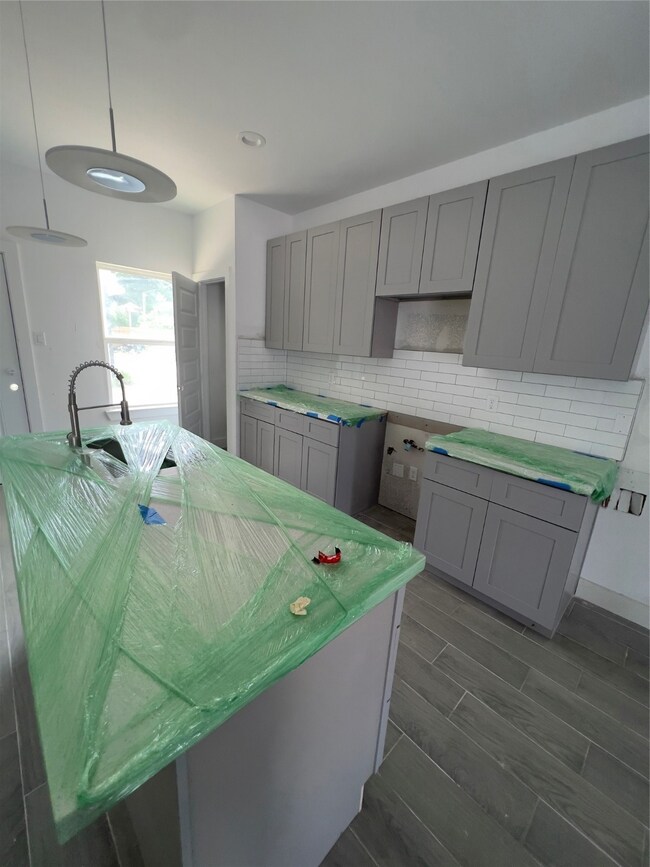 997,999 Marjorie St, Houston, TX 77088 - photo 5