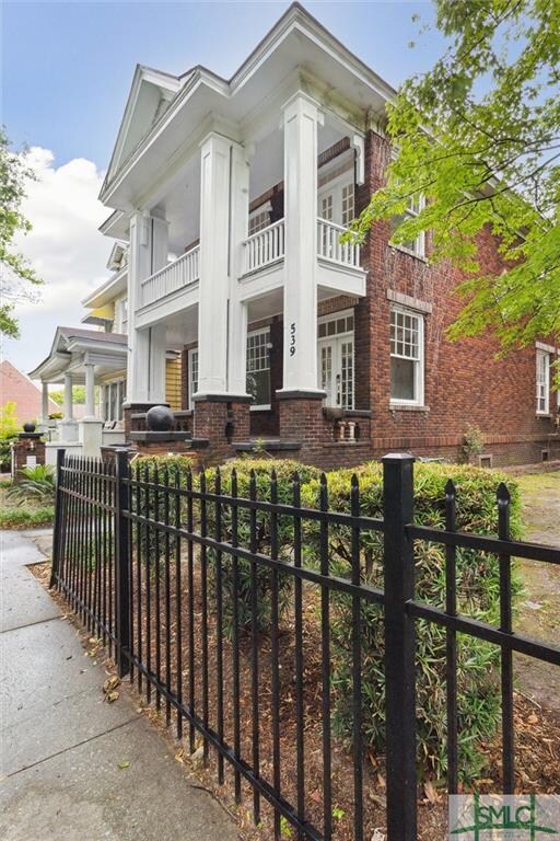 539 E Henry St, Savannah, GA 31401 - photo 4