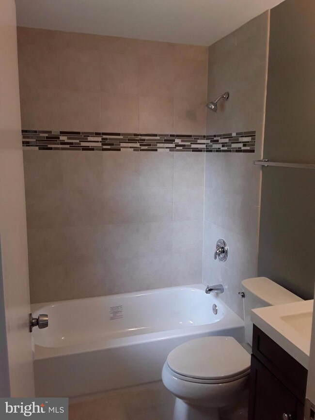 1903 Oakwood St, Temple Hills, MD 20748 - photo 4