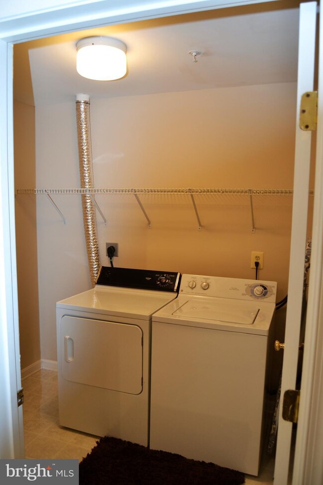 9060 Gracious End Ct unit 104, Columbia, MD 21046 - photo 2